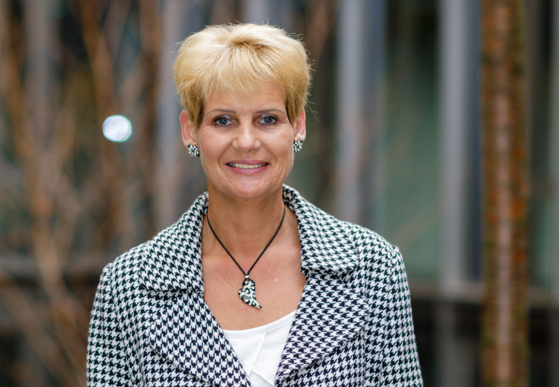 Portrait von Iris Efinger